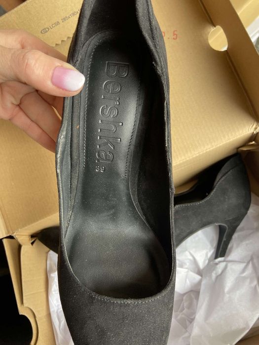 Високи велурени дамски обувки Bershka