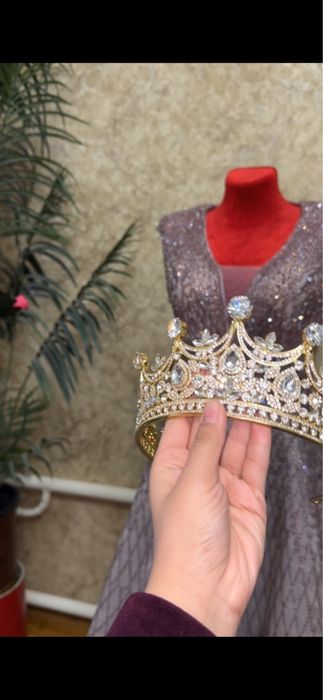 Вечерное платье в идеалном состаением