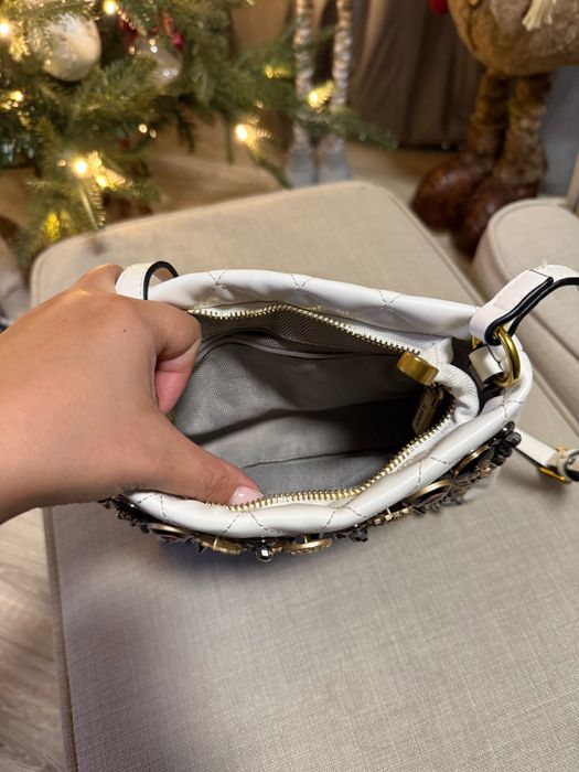 Бяла Чанта Meledik с камъни.