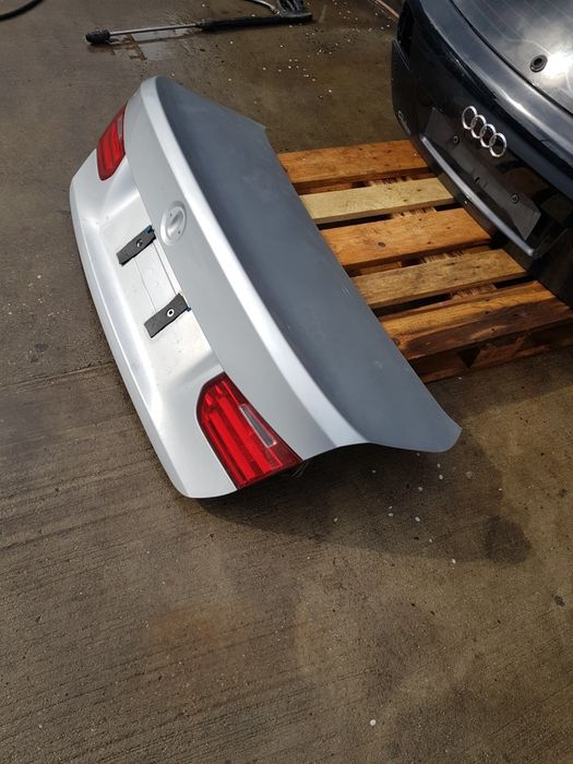 Capota portbagaj BMW F30 argintiu.