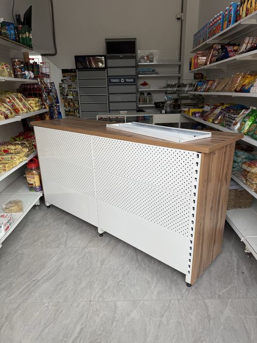 Шкаф или полки для кассы Магазине