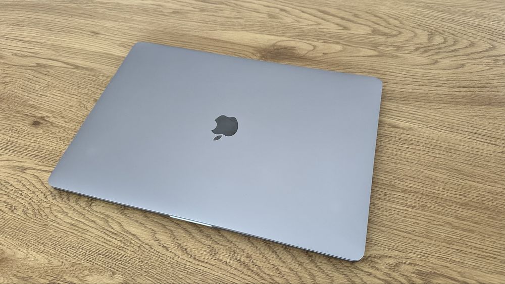 Apple MacBook Pro A1707 | 15” | i7 | 1TB | 16GB