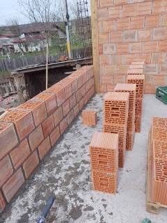 Executam Case la rosu,Garduri ,Tencuieli interior /exterior