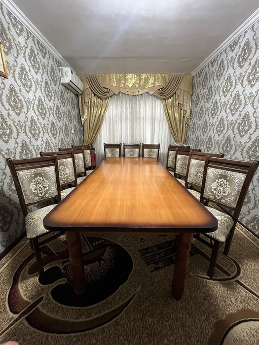 Стол ва 12 стул срочно сотилади!