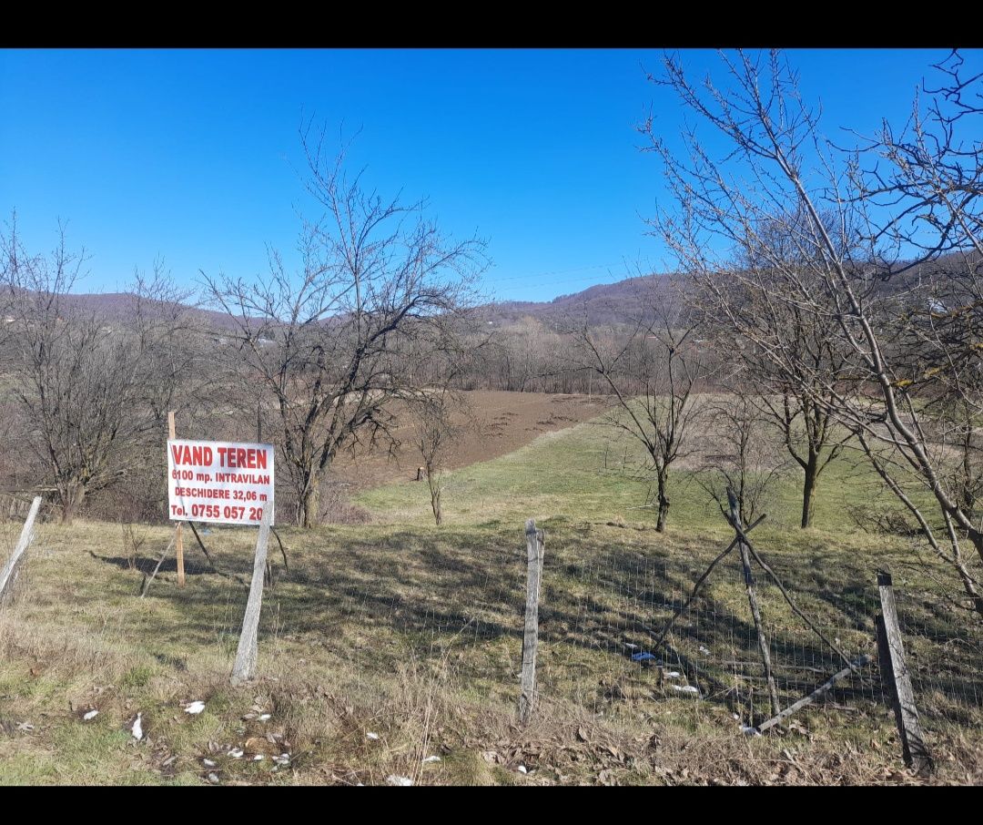 Teren de vânzare Hartiesti