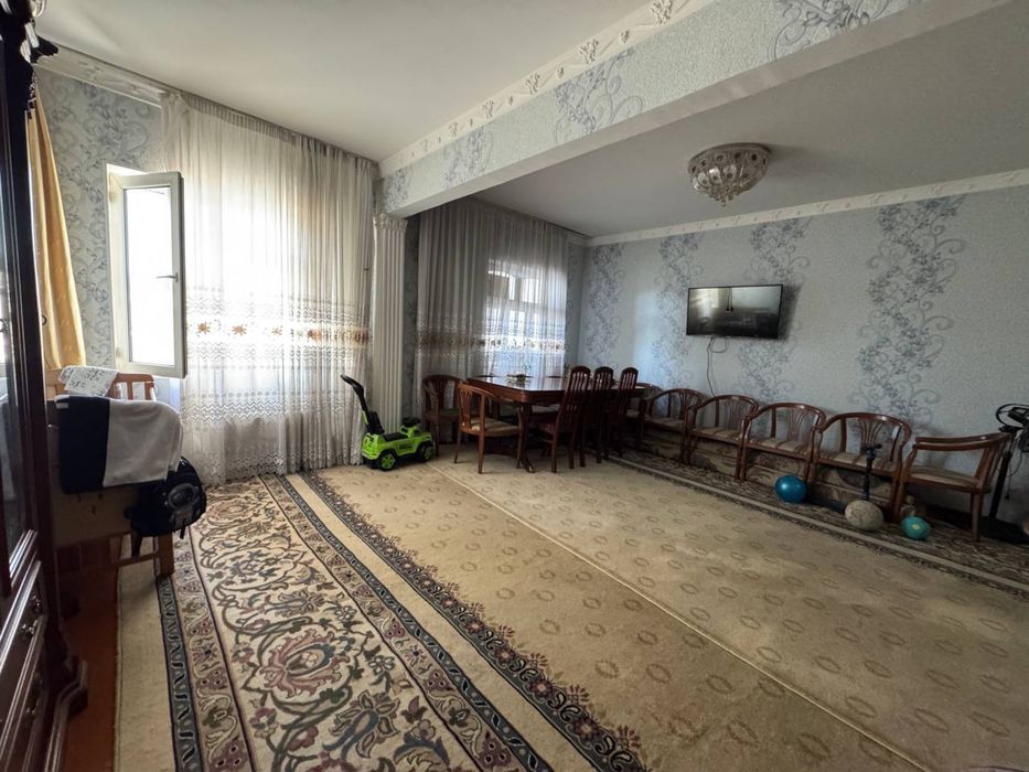 Kvartira 4/5/5 sotiladi, Ahmad Yugnakiy