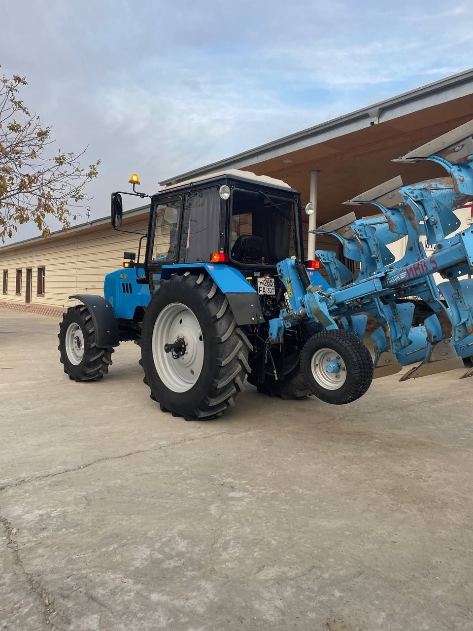 Traktor Belarus 1221.2