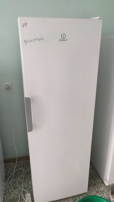 Морозильная камера Indesit 275 литра