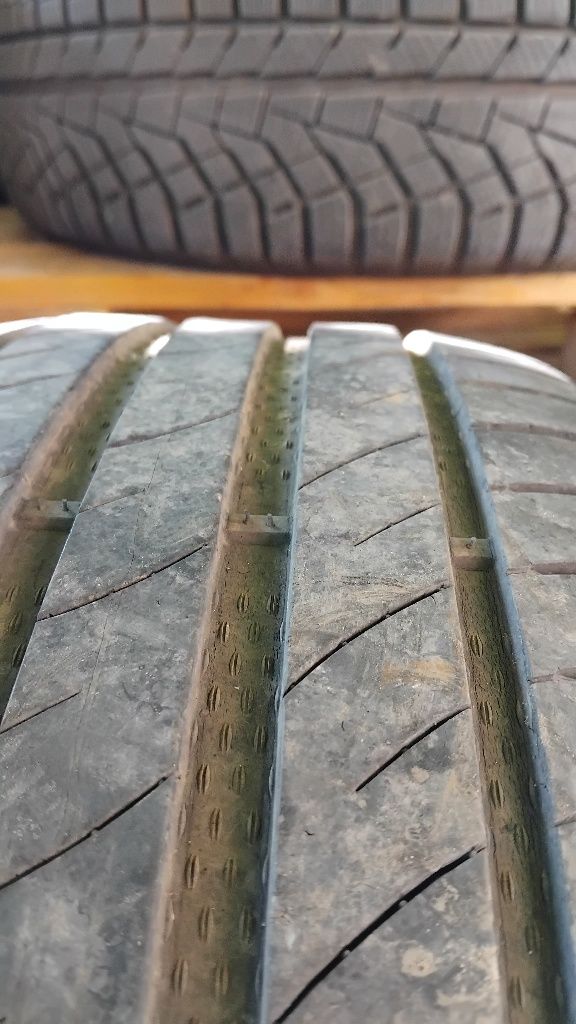 Продавам автомобилни гуми