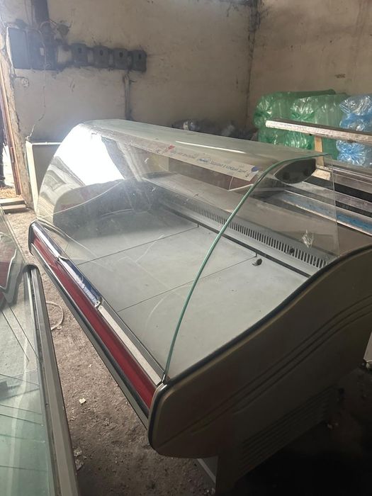 Витринный холодильник