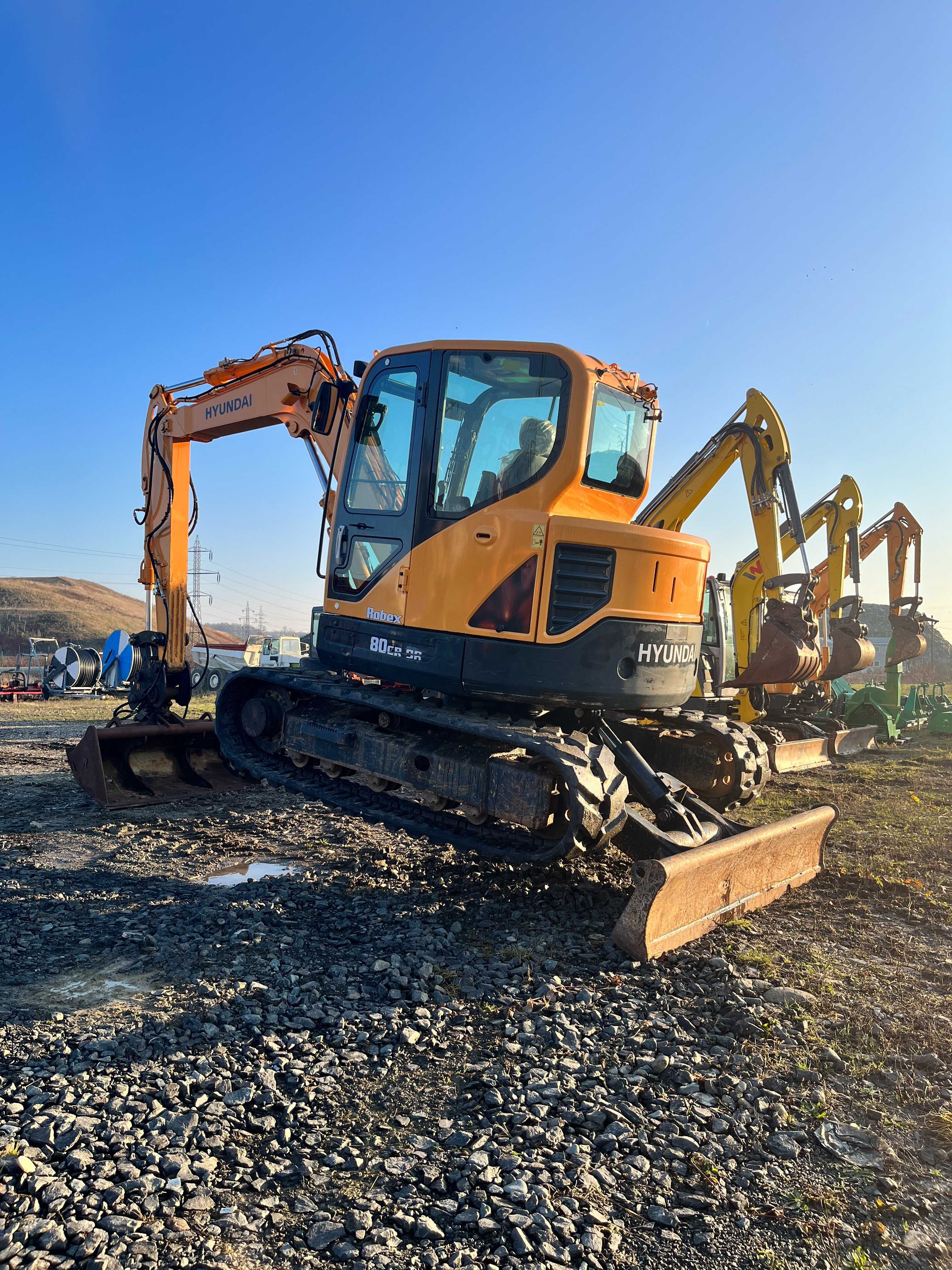 Excavator Hyundai Robex 8 Tone R80CR-9A 818 ore