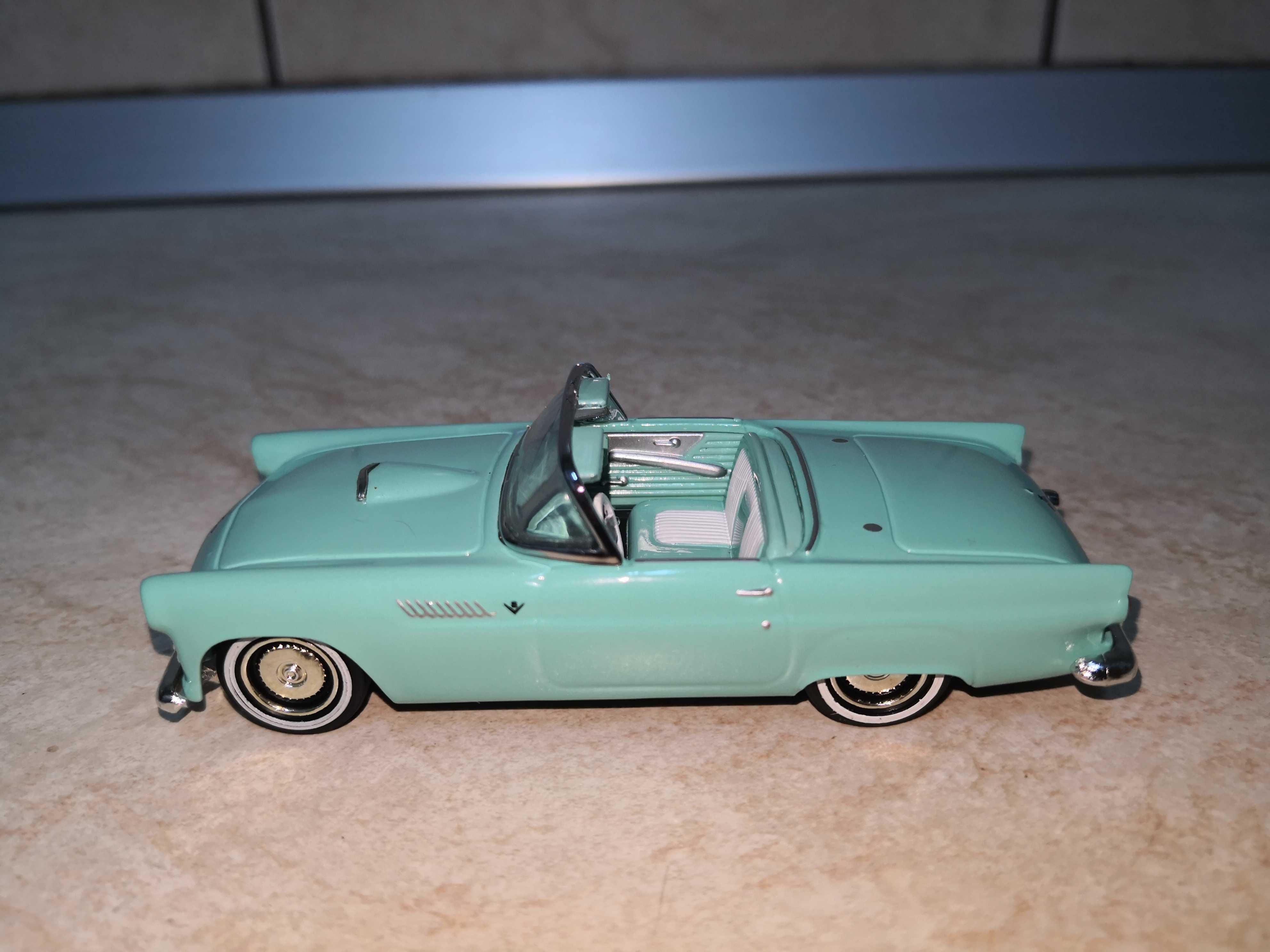 Macheta auto 1955 Ford Thunderbird Platinum Edition 1:43 Matchbox