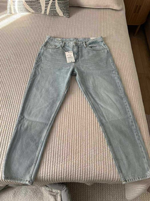 Вталени дънки Zara