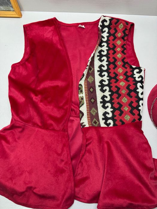 Жилетка национальная на девочку 7-8 лет