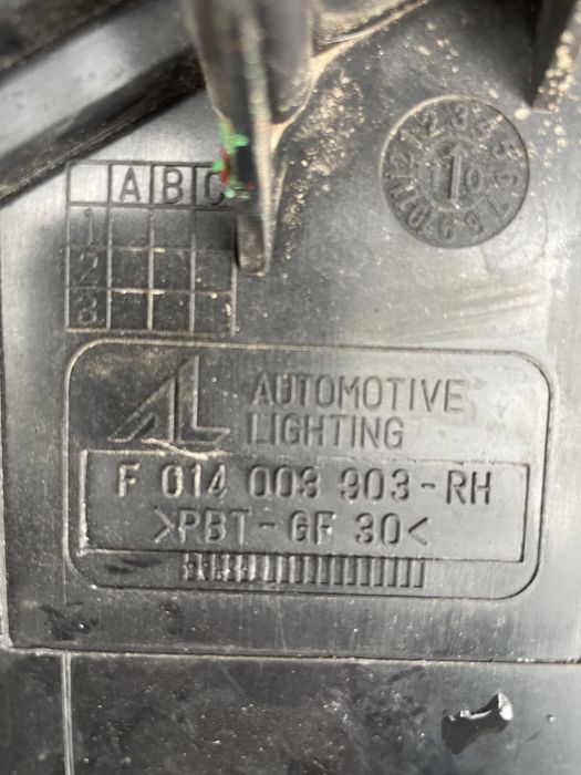 Оригинален дясен фар за мазда 6 оборудван