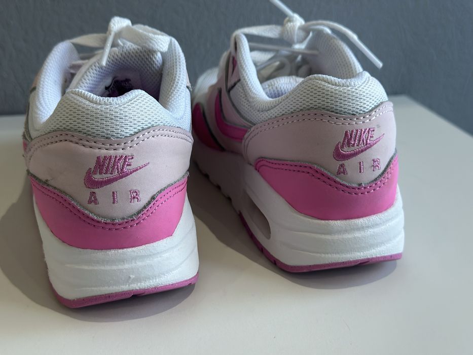 Air Max fete roz, marimea 33