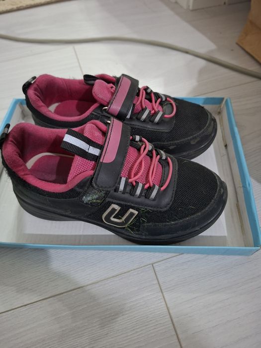 Кроссовки для девочек