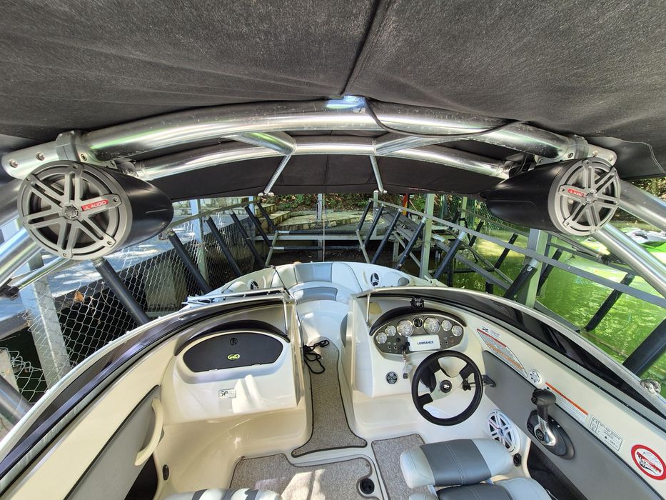 Barca Sea Ray 185 sport- posibilitate plata in rate