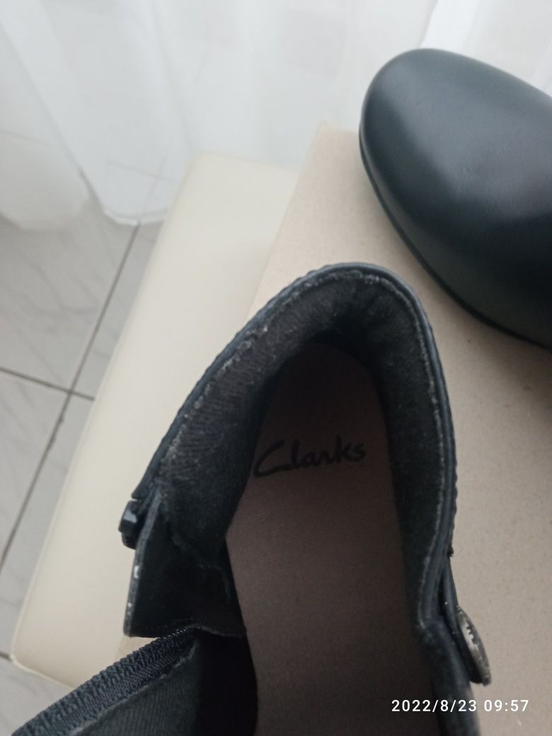 Боти Clarks , нови