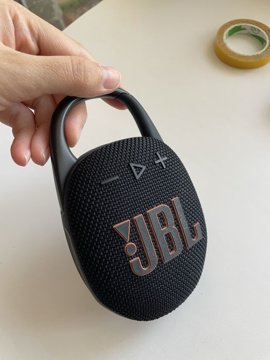 Продаю колонку jbl clip 5