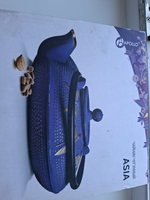 Продам  чугунный чайник-заварник с  ситечком