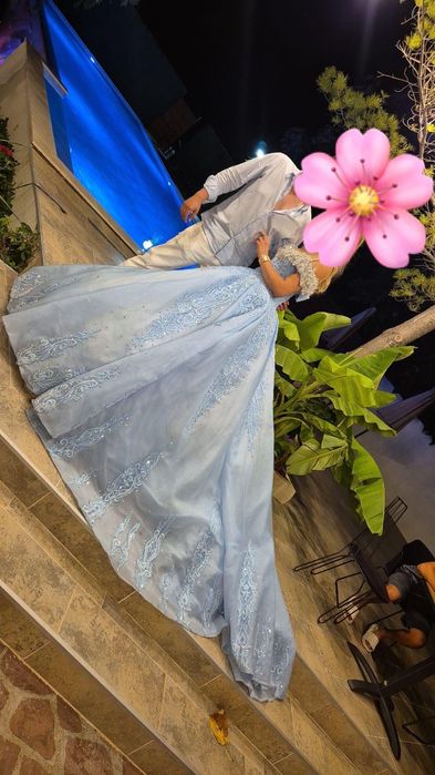 Синя бална рокля тип пепеляшка