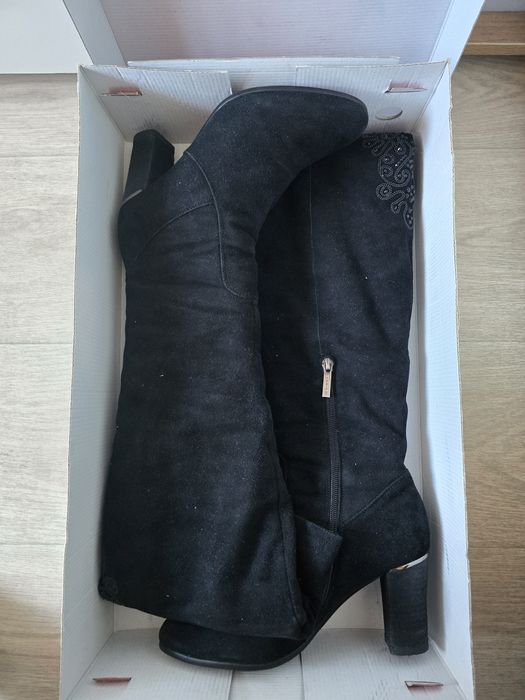 Продам ботфорты на широкую голень