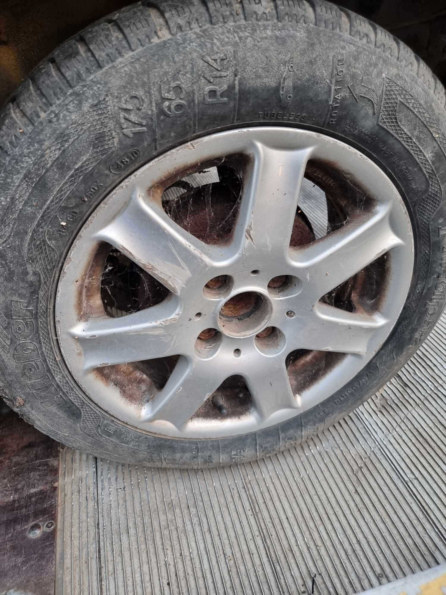 Toyota Yaris 1.0 vvt-i /1.4D4D  На части