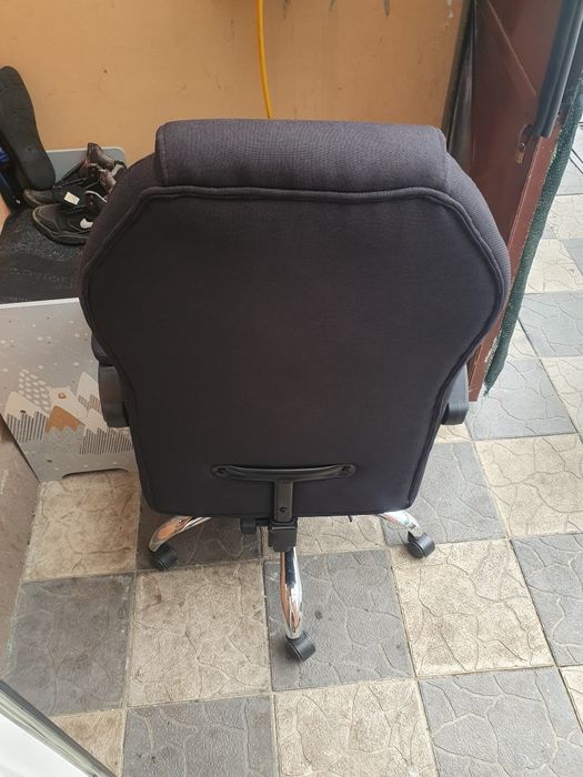 Scaun de birou nou îl vând urgent