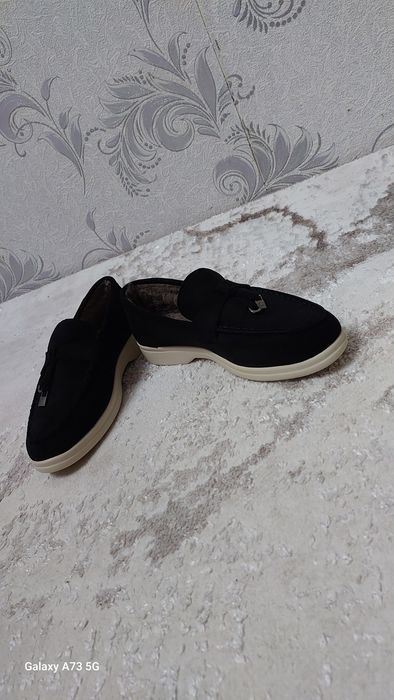 Продам лоферы (ботиночки)зима ,не бу Новые