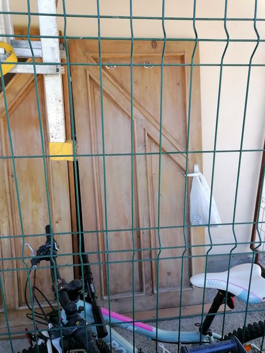 Vând uși de interior lemn masiv