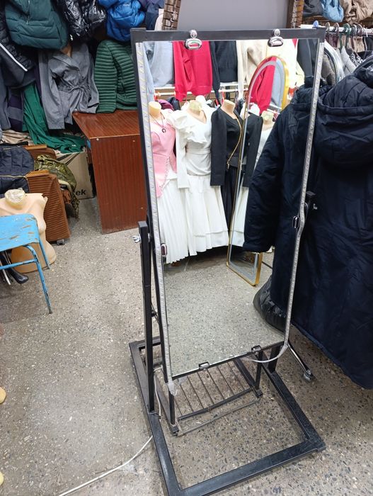 Oyna chirogi  bilan Dokonlarga Tikuvchi ayollarga