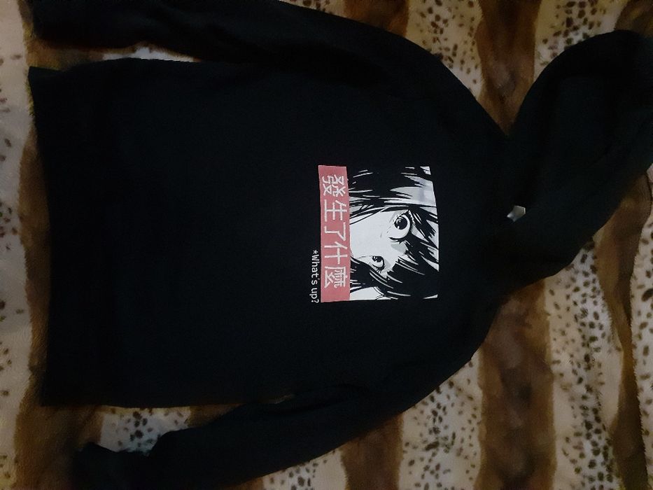 Чёрное худи с принятом аниме