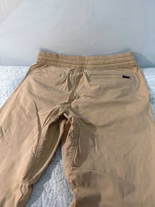 Панталон (мъжки) Zara черен / Панталон (мъжки) Hollister бежов