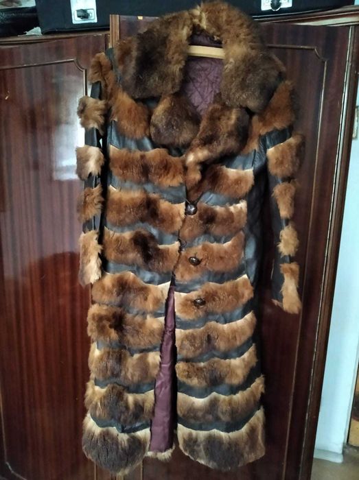 Vand cojoc, palton, haina de blana, piele