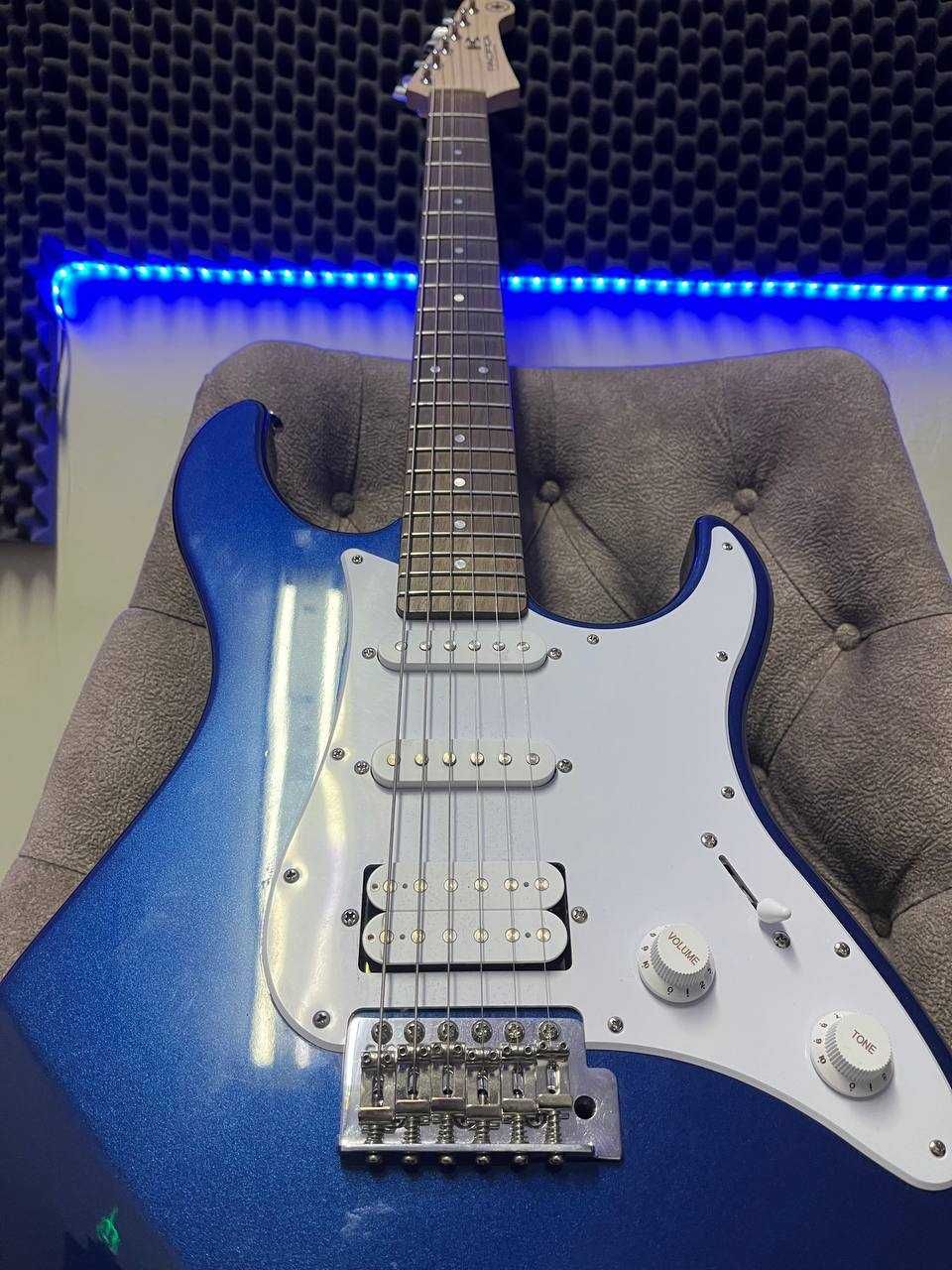 Электрогитара YAMAHA Pacifica 012 Blue