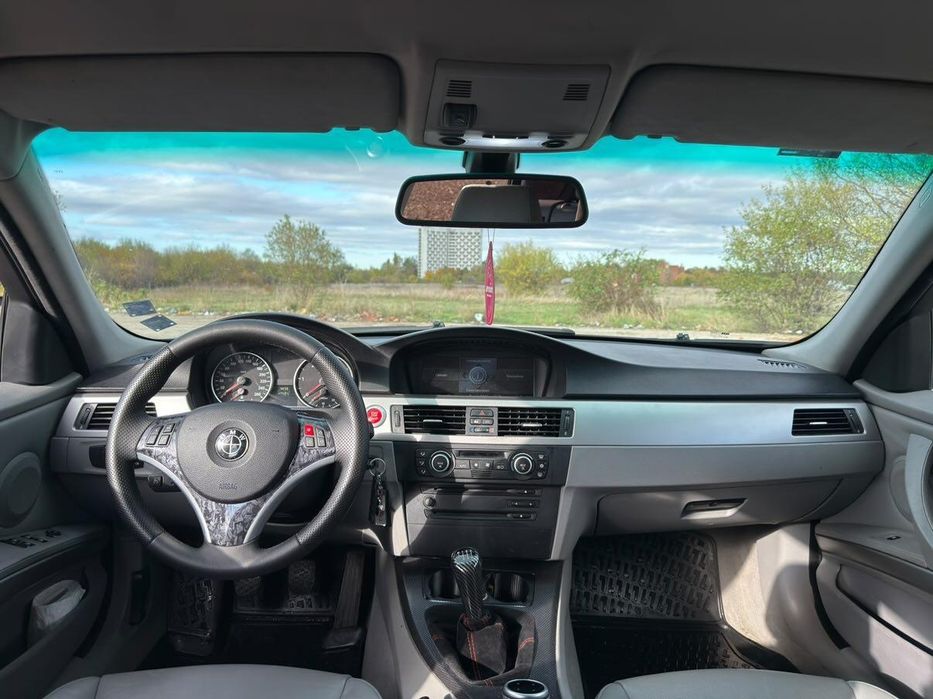 Продавам BMW e91 320d