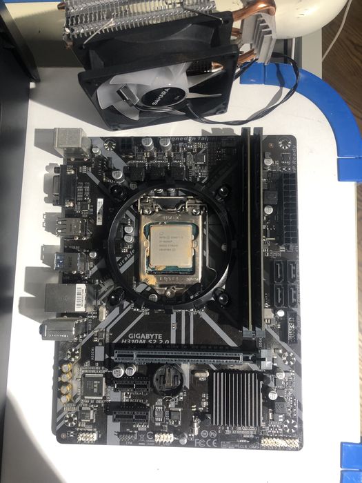 i5-9600KF с кулером и 12 гб озу ddr4