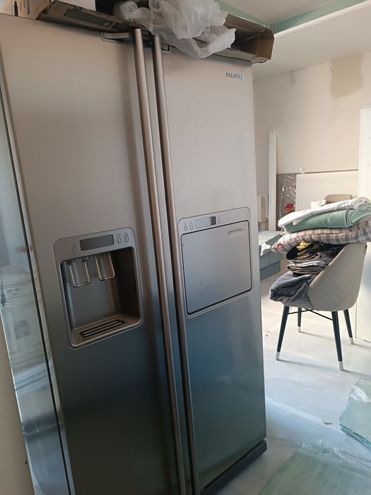 Продам холодильник Самсунг большой