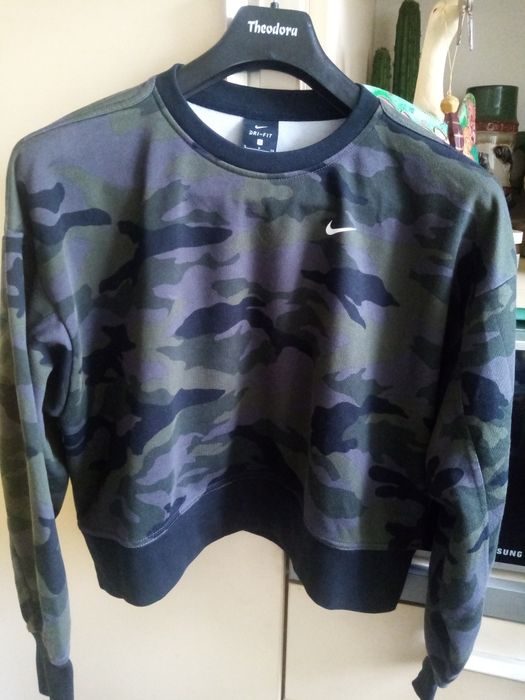 Nike дамски суичър