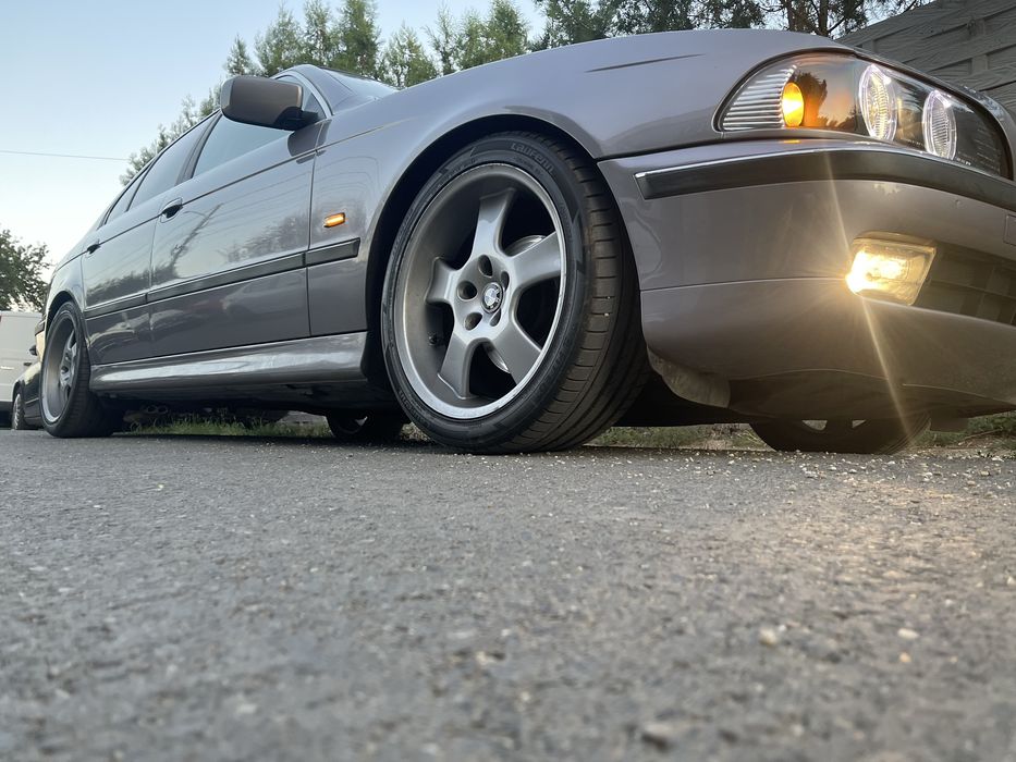 Vand BMW E39 cu acte in regula la zi