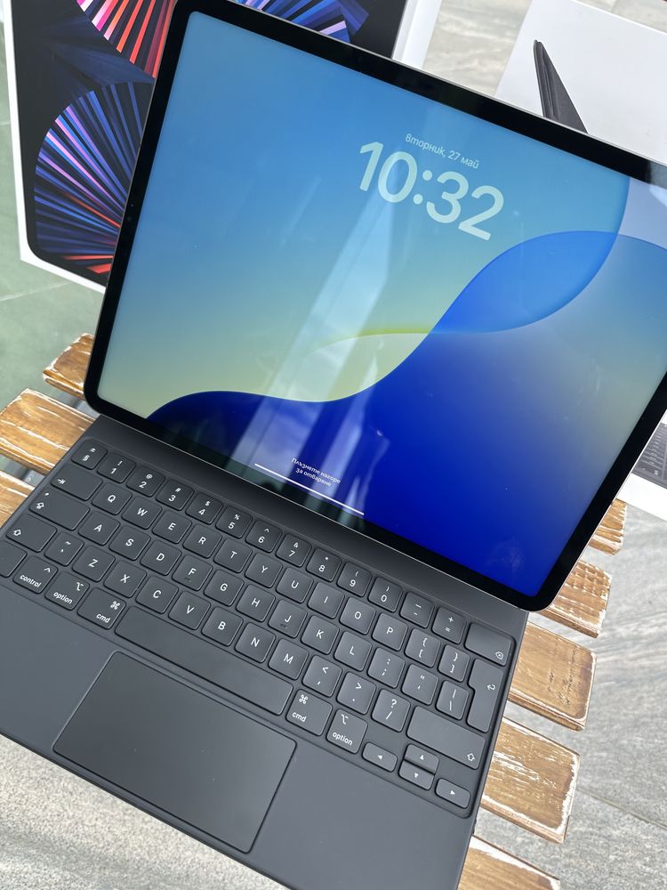 Apple iPad Pro 12,9 5th gen  / 256 GB / Cellular / М1