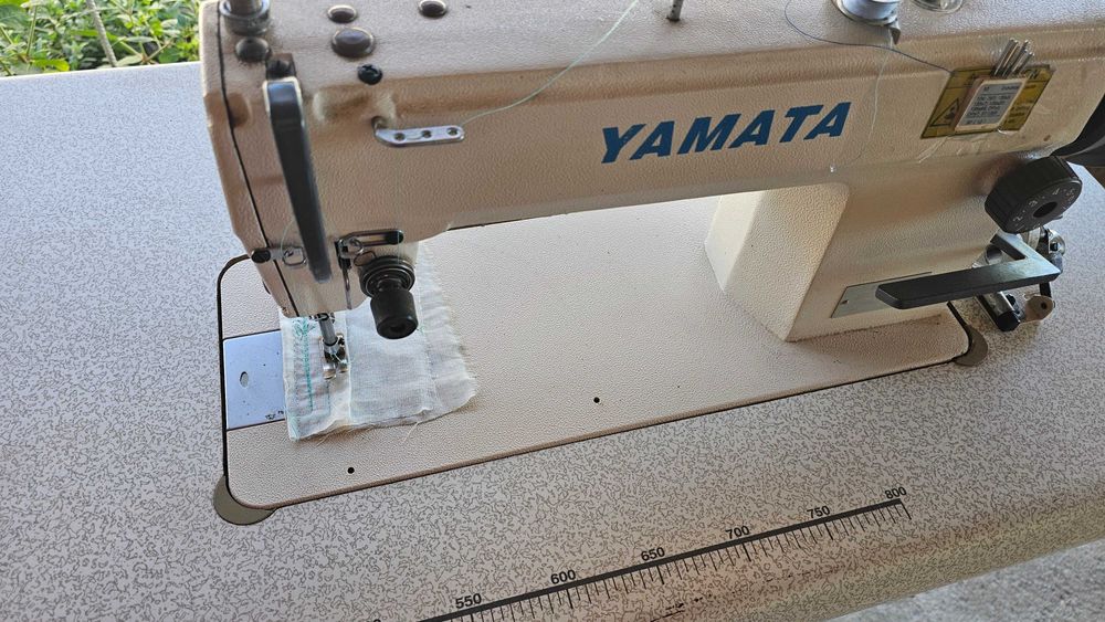 Mașina de cusut liniara, triploc si uberdeck