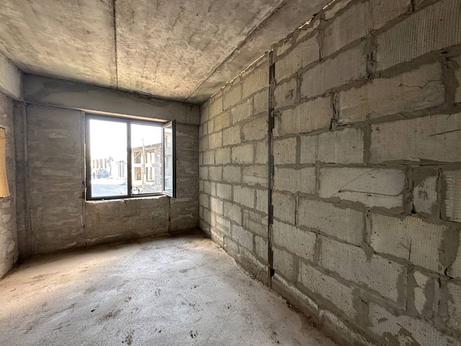 Продается 3х комнатная кв. 72м2. 1й этаж. Эко сити.