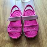 Vând sandale Crocs