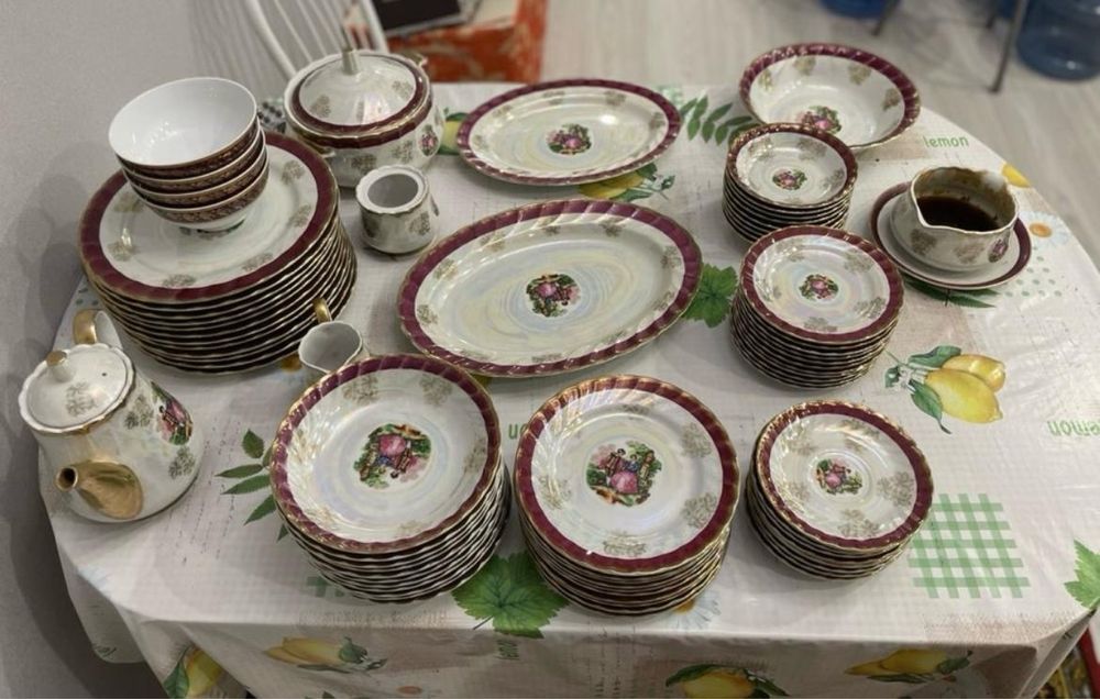 Продается кухонный сервис