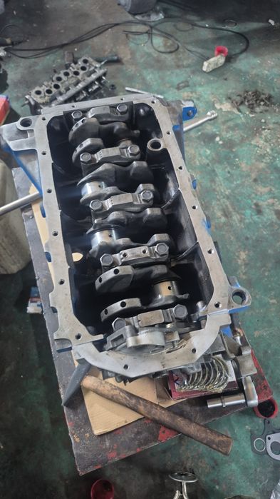 СТО — ДВС, ГБЦ, ходовая, замена масла и всё по делу.