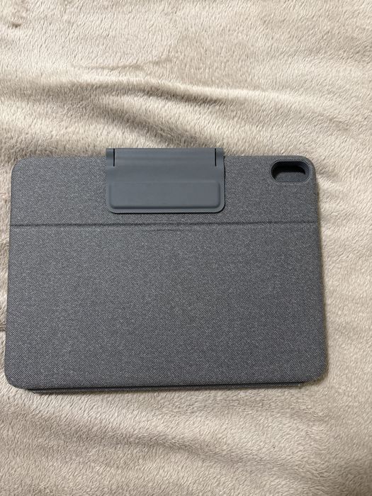 Husa logitech compatibila cu ipad air 5th gen