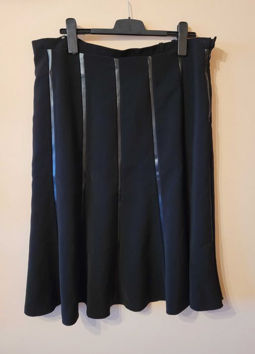 Fusta neagra , captusita , marime 54