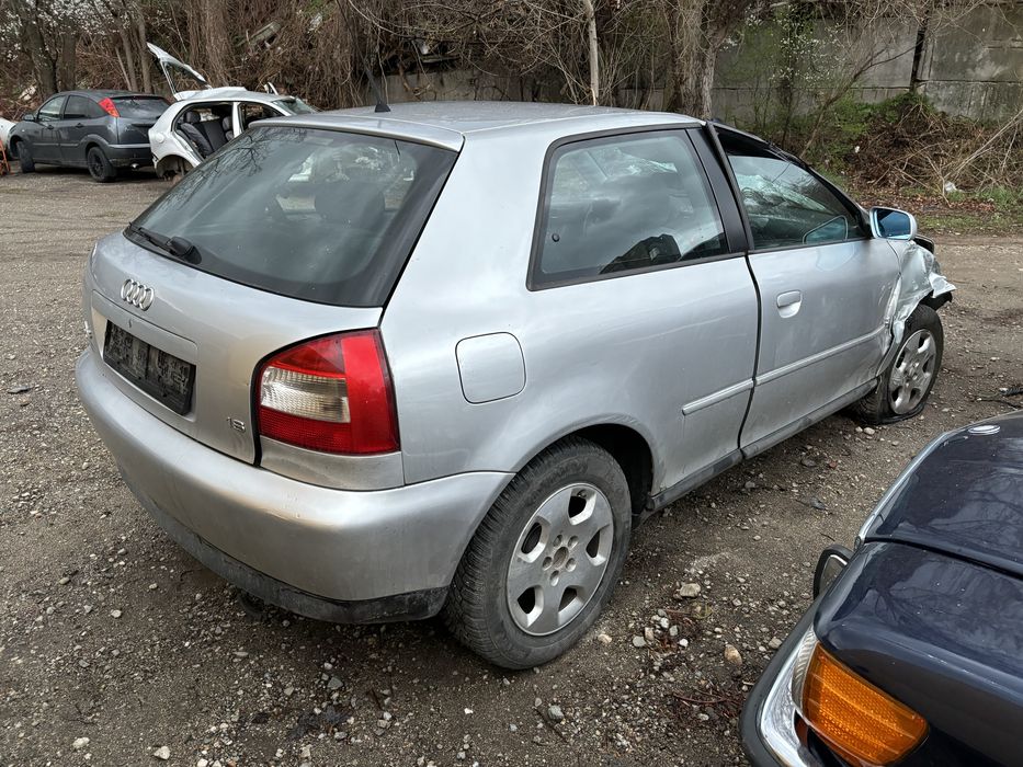 Ауди А3 8L 1.8 125к.с на части.